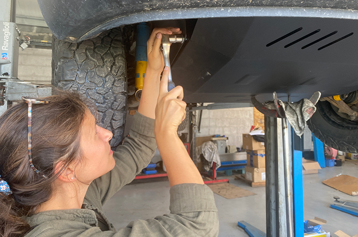 Préparer son véhicule 4×4 pour l’Afrique – les travaux